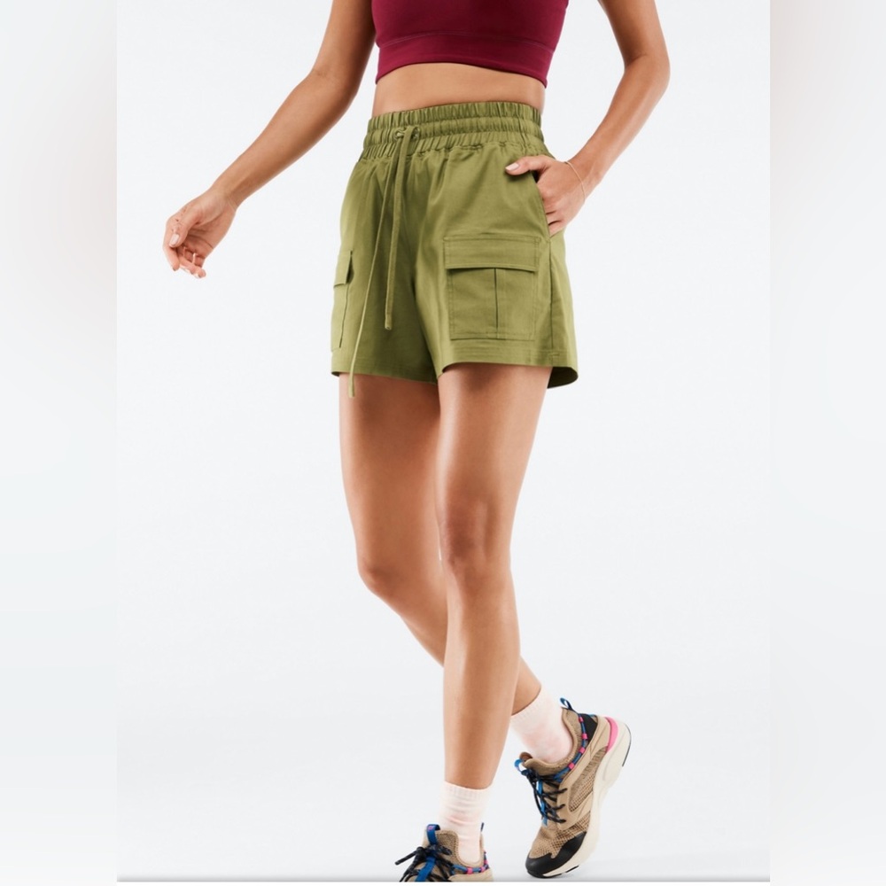 Fabletics Camden Cargo Short Size XXL Faded Olive NWT 2X